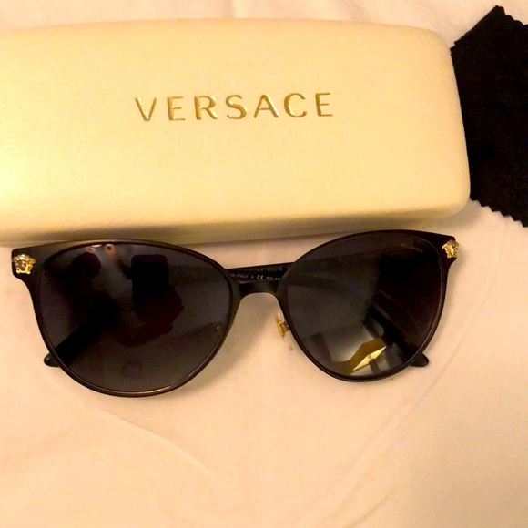 Sunglasses - Picture 6 of 6